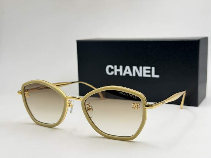 Picture of Chanel Sunglasses _SKUfw77118216fw